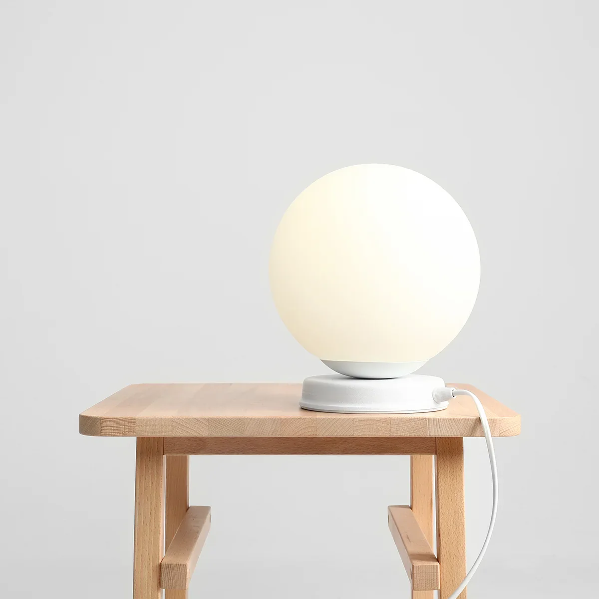 Lampa stołowa BALL biały - Image 3