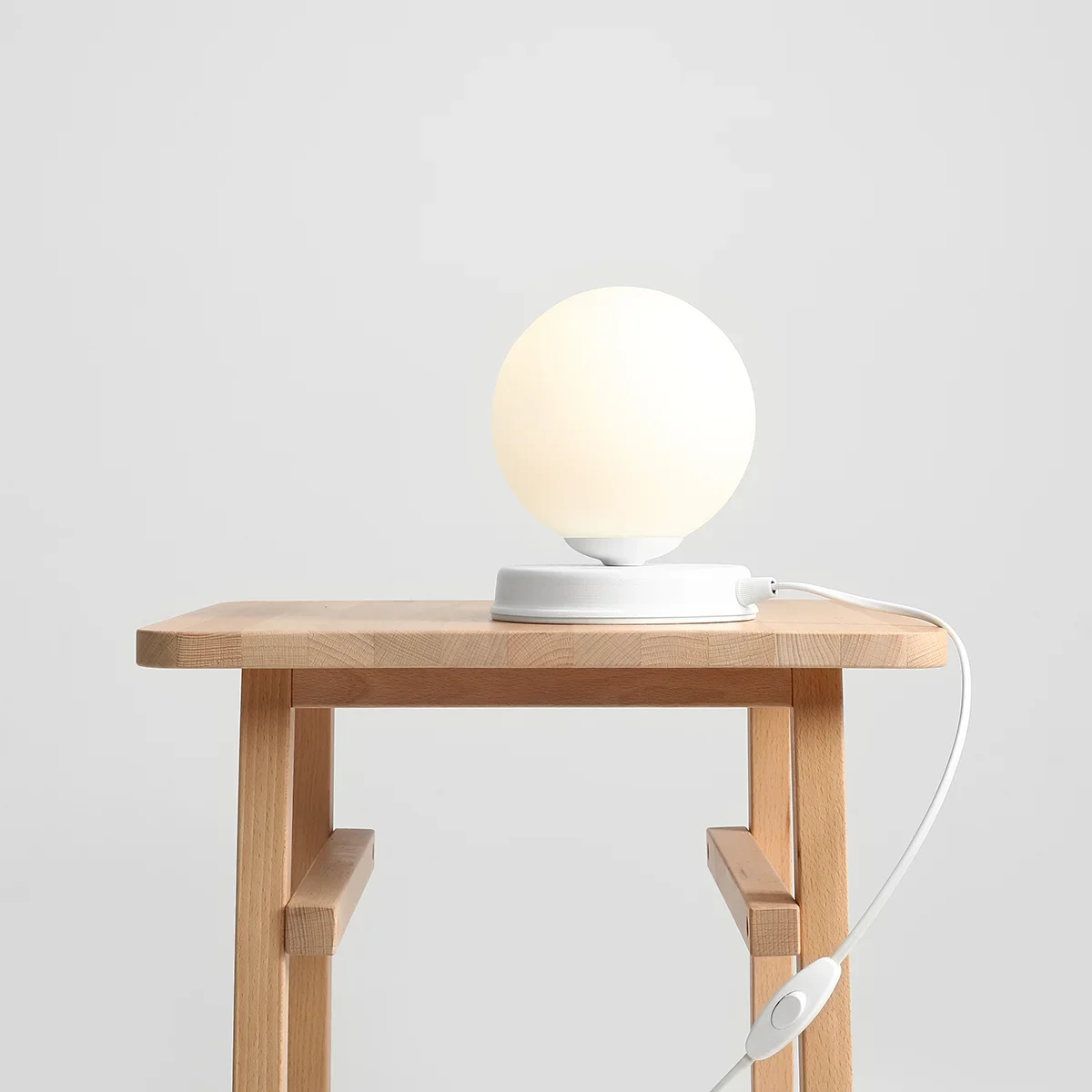 Lampa stołowa BALL biały - Image 4