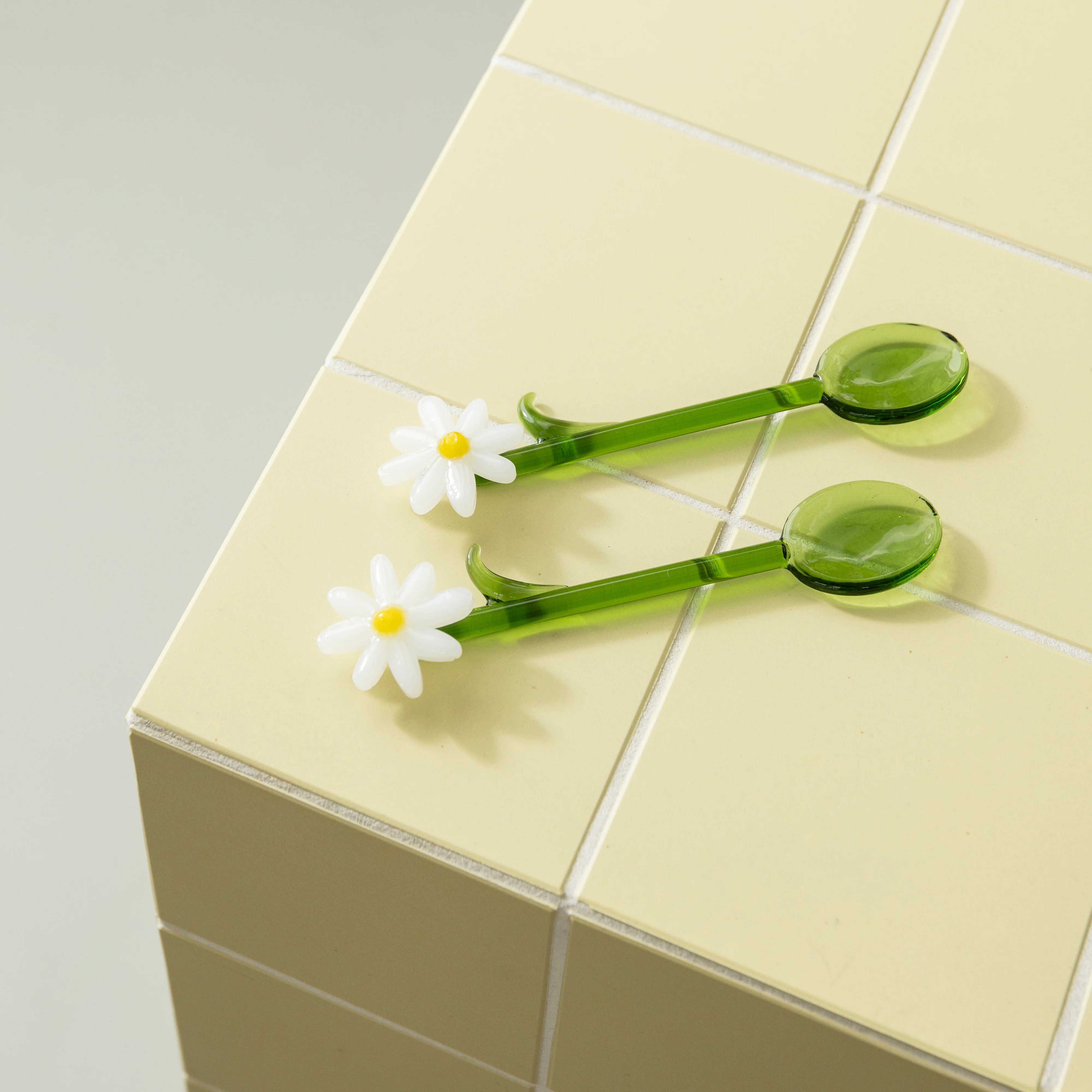 Łyżeczki FLORA zielony z białym - Image 2