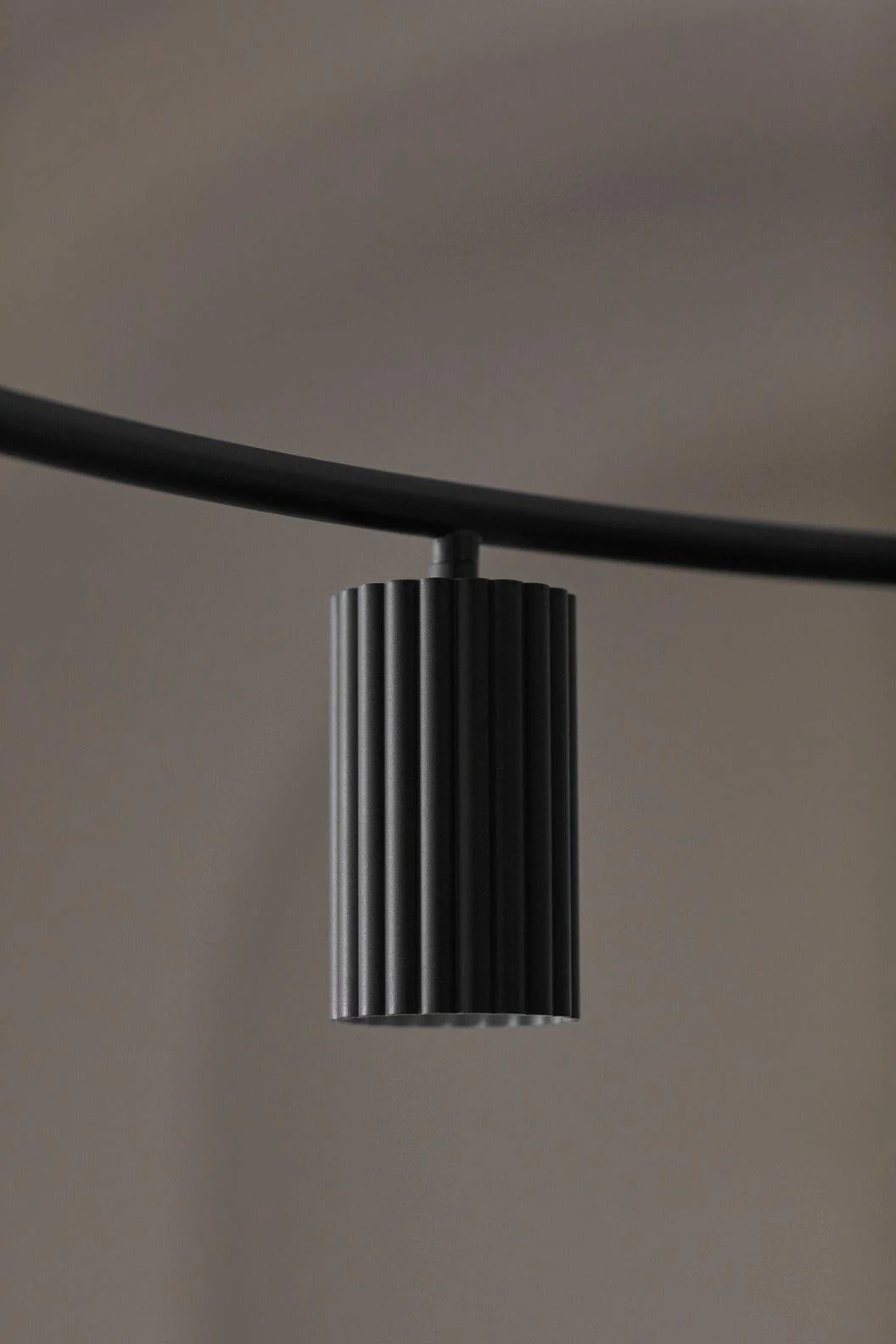 Lampa wisząca DONNA CIRCLE czarny - Image 4