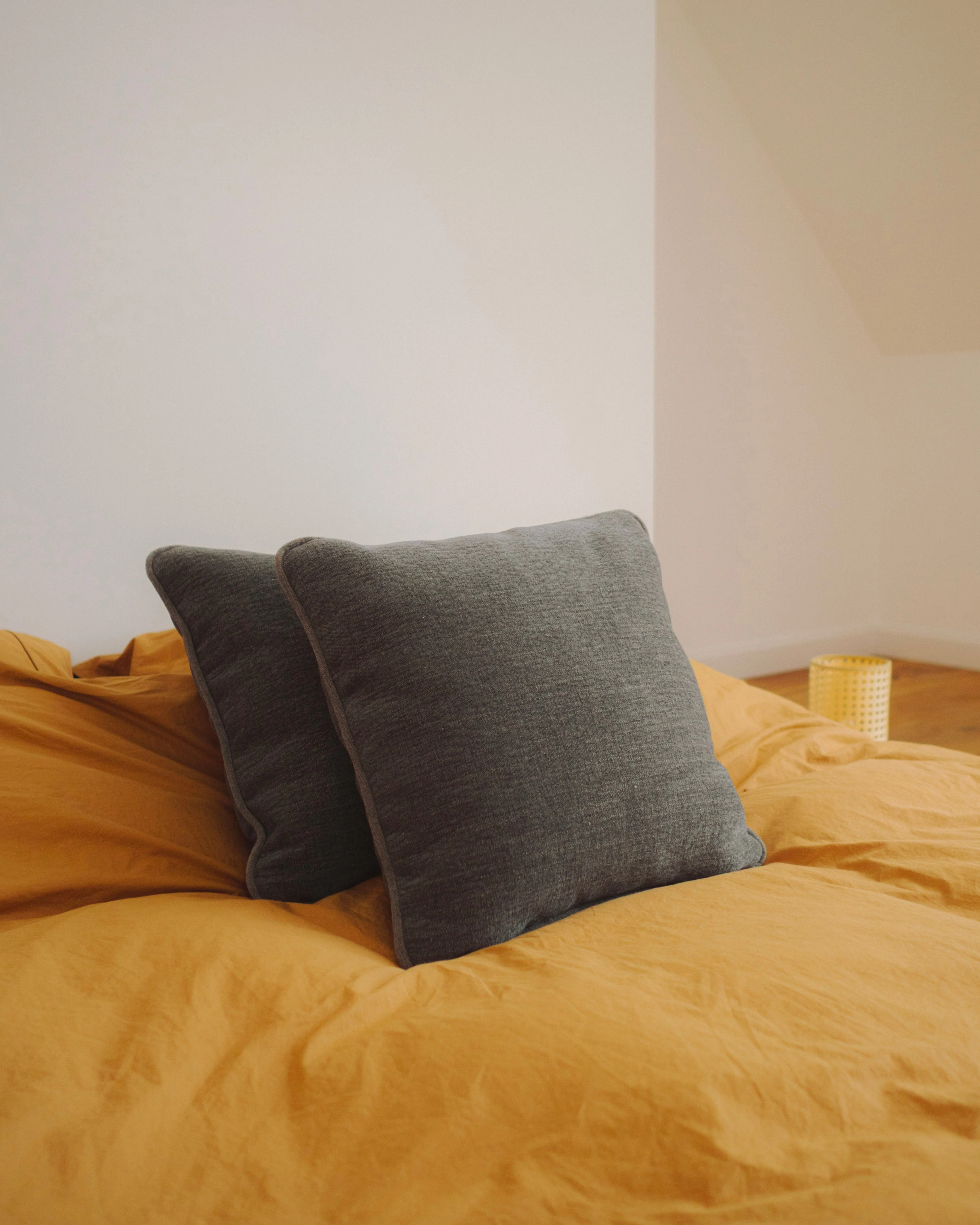 Poduszka MIU grafitowy - Image 2