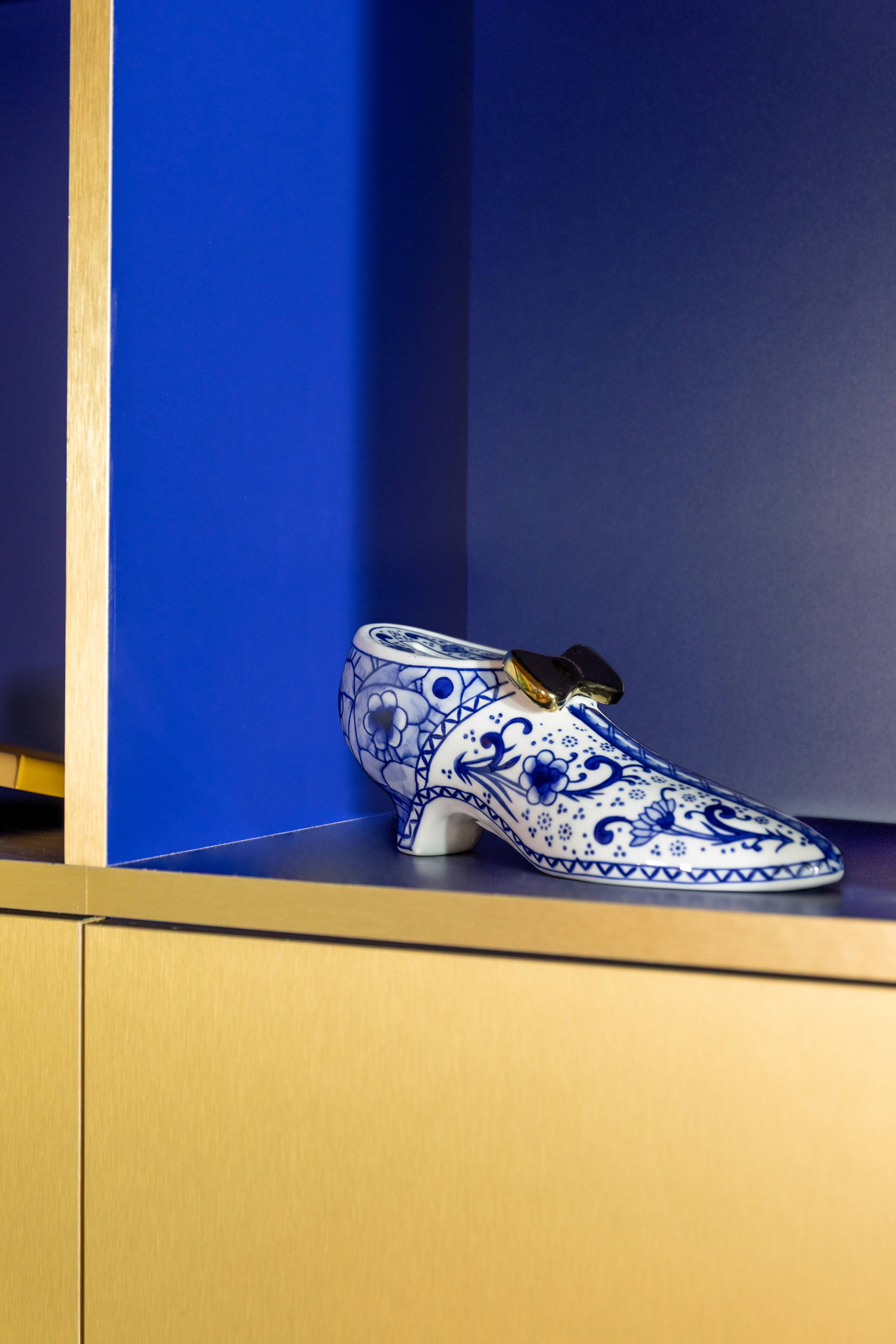 Skarbonka DELFTWARE SHOE biały z niebieskim - Image 2