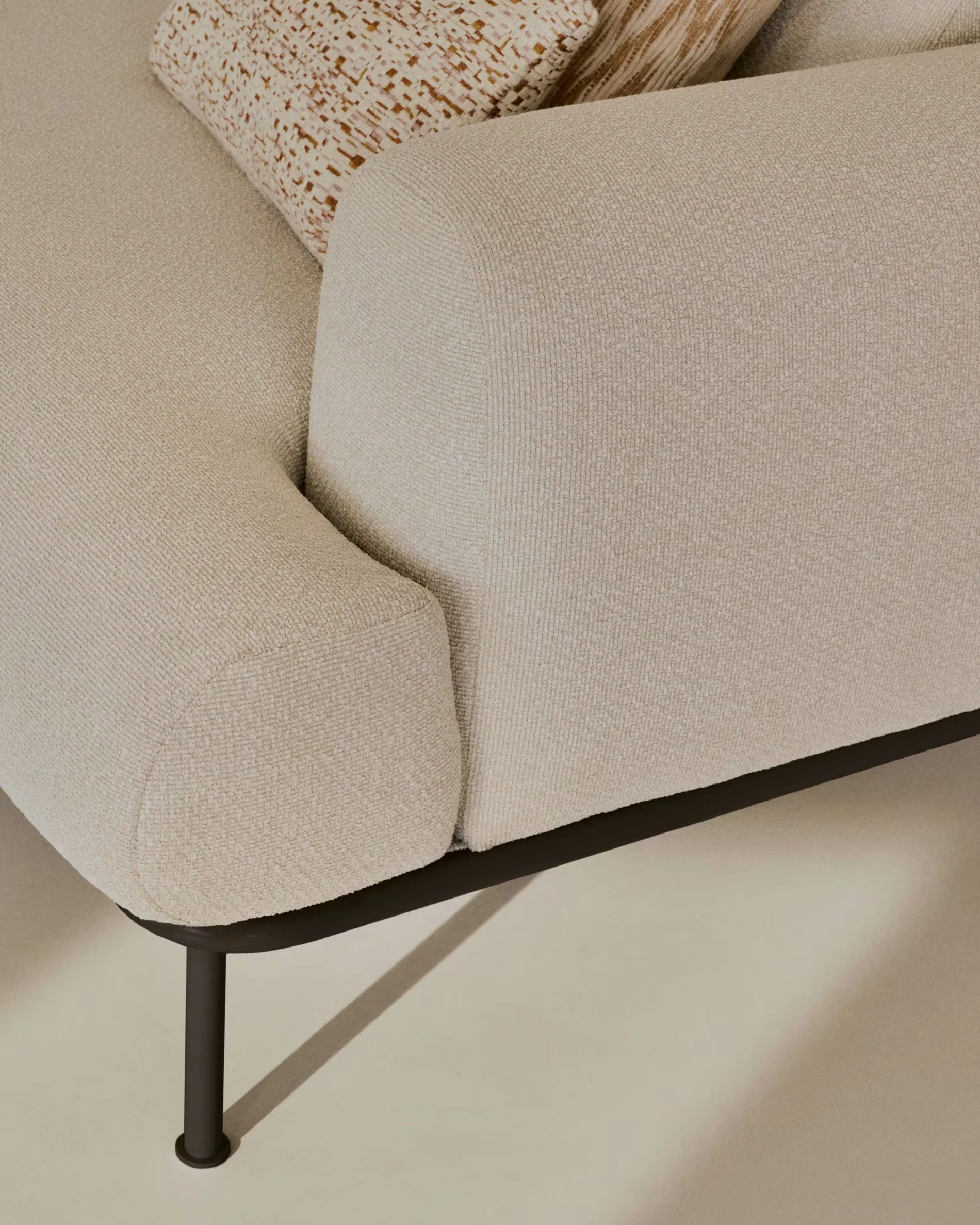 Sofa 3-osobowa AURUM ecru szenil z ciemnoszarą podstawą - Image 4