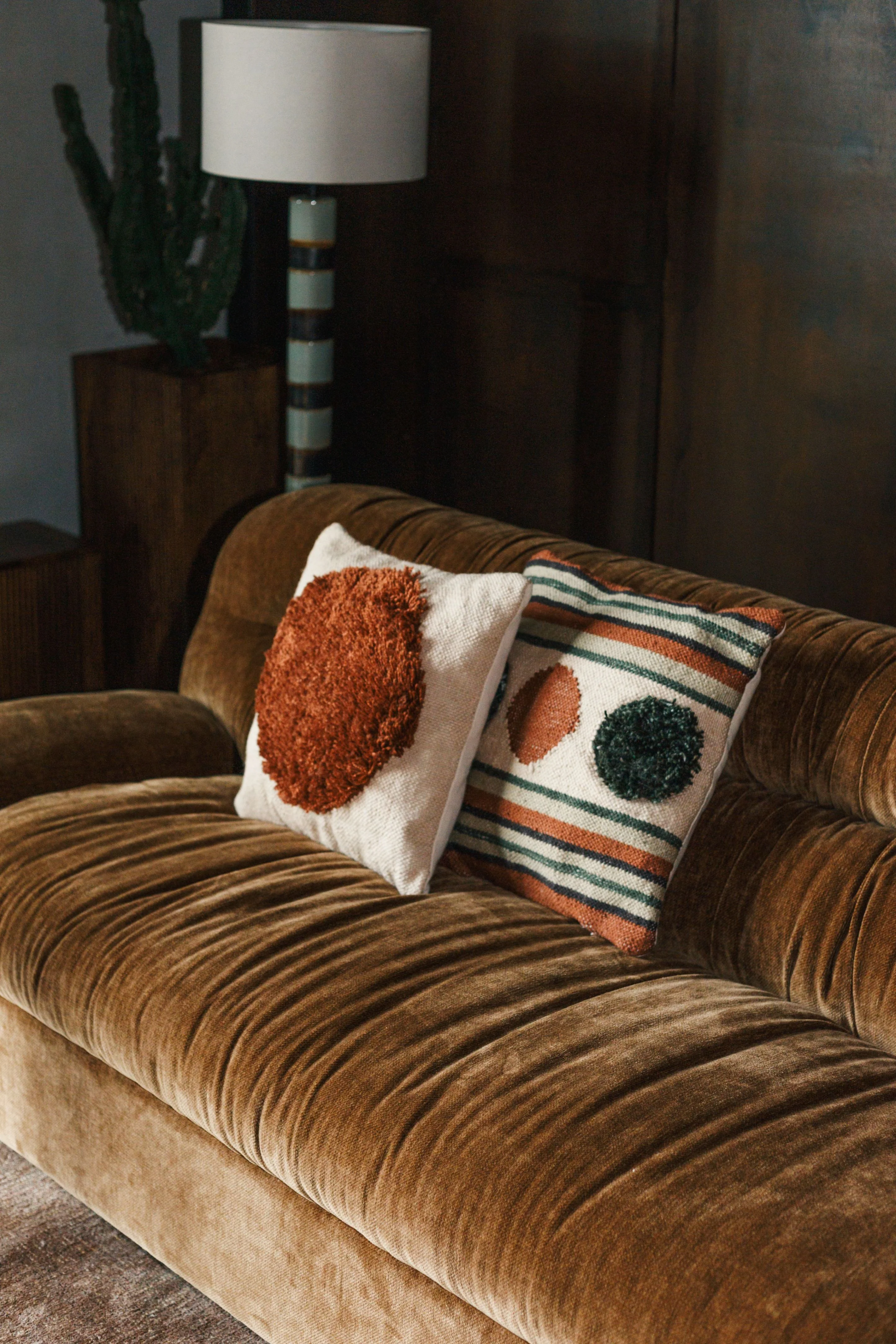 Sofa DOUGLAS koniakowy welur - Image 2