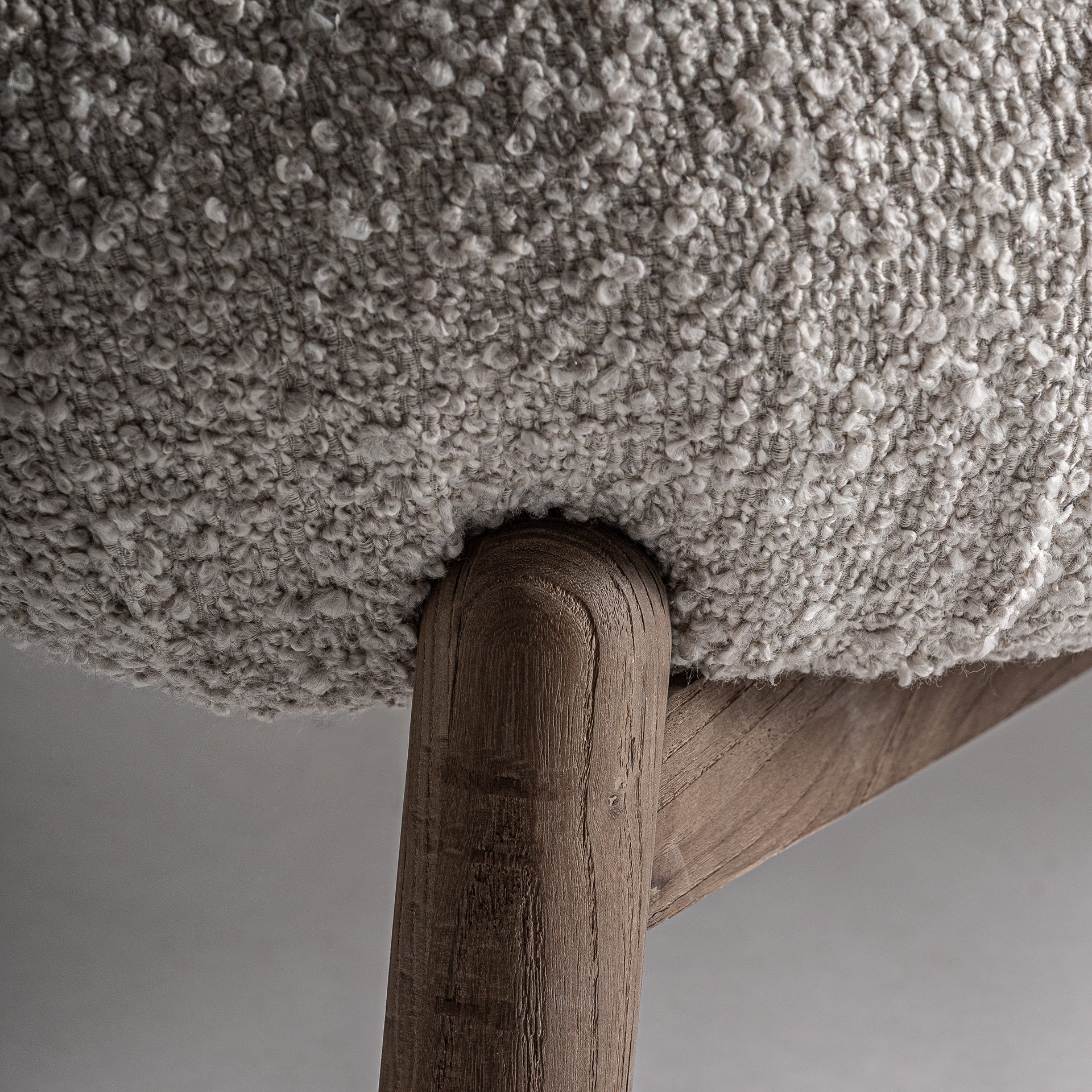 Sofa JACQUARD beżowy z drewnianą podstawą - Image 2