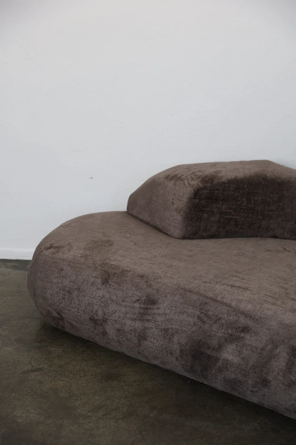 Sofa MONUMENT NO 1 tapicerowana - Image 5