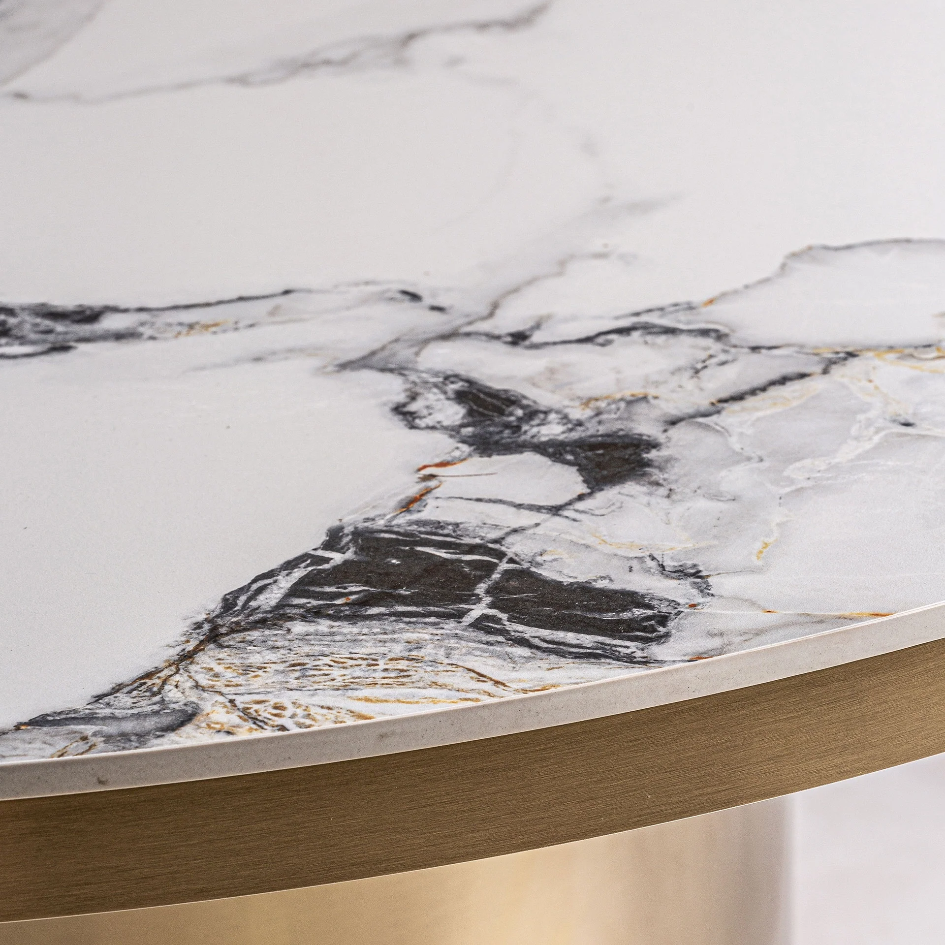Stół okrągły ASTACH spiek porcelanowy ze złotą podstawą - Image 4