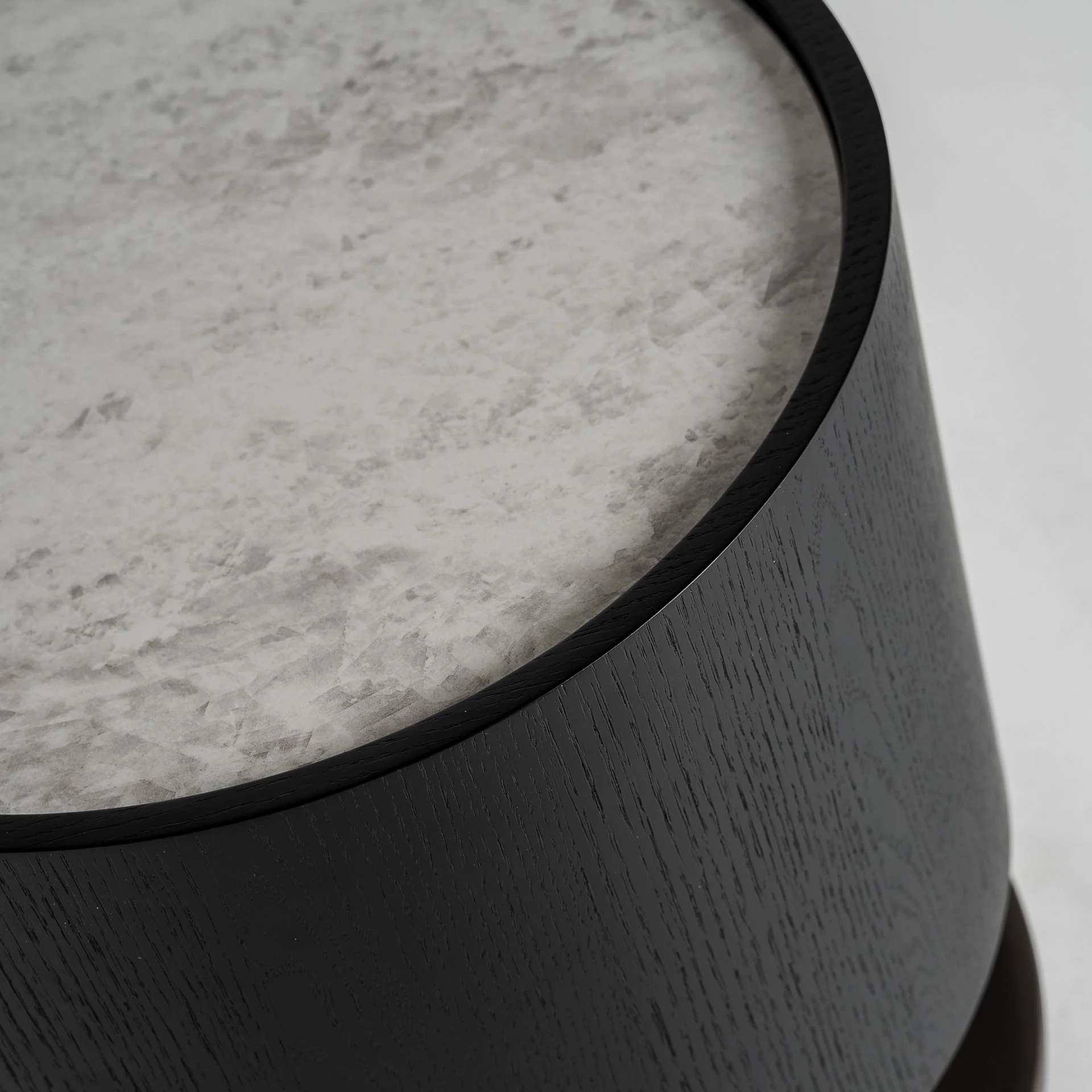 Stolik boczny BREIL czarny fornir dębowy z białym ceramicznym blatem - Image 2