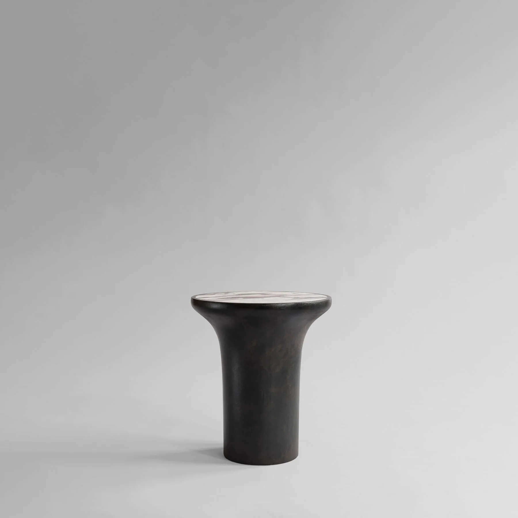 Stolik boczny TRUMPET beton z marmurem - Image 4