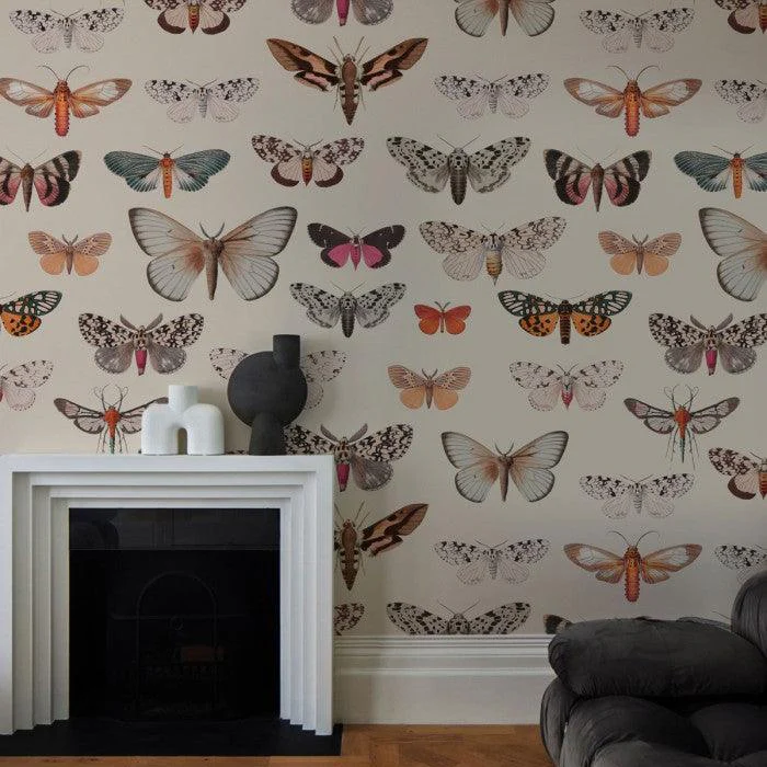 Tapeta flizelinowa z motywem motyli COLORFUL BUTTERFLY jasnobeżowy