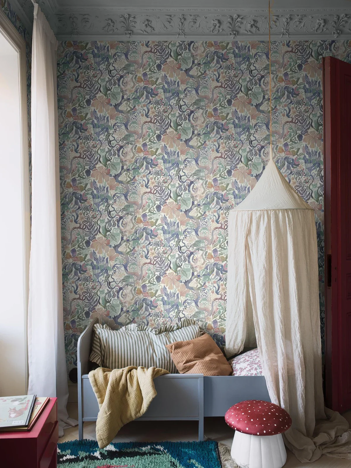 Tapeta dziecięca z motywem baśniowego lasu MAGIC WOODS beżowy z granatowym - Image 4