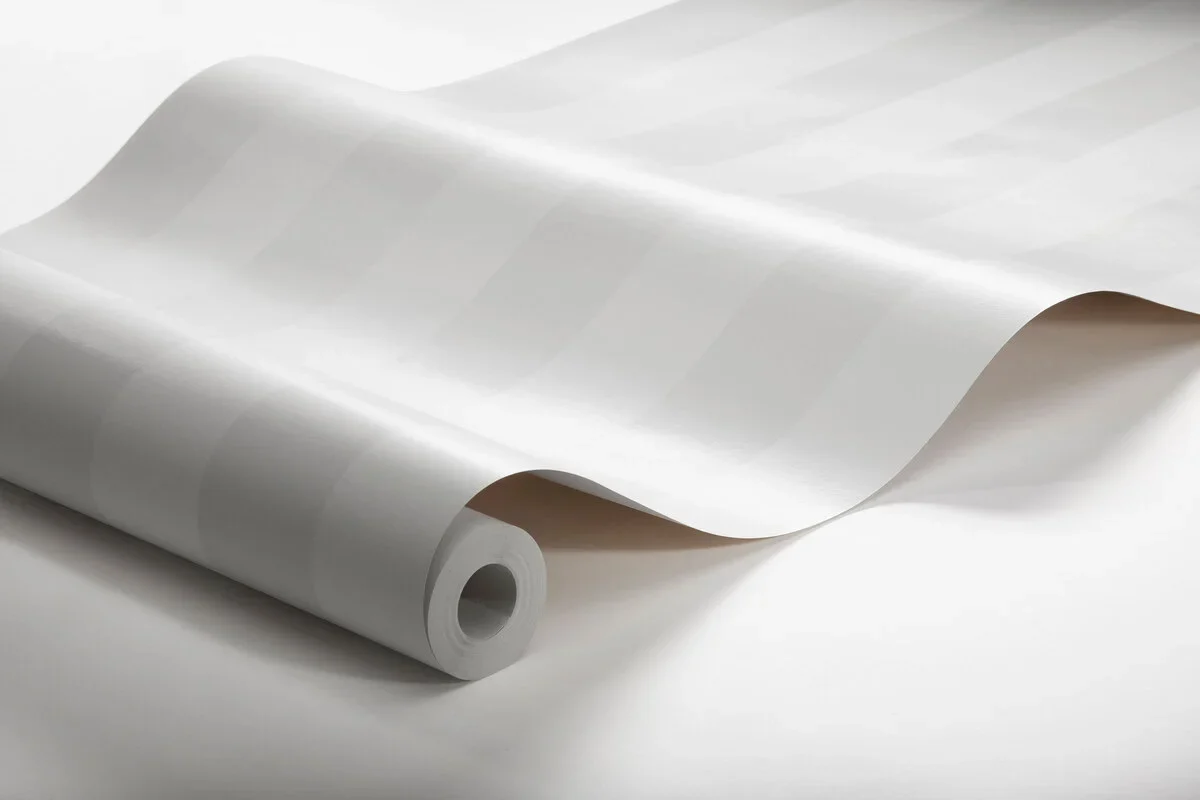 Tapeta flizelinowa papierowa w paski FALSTERBO STRIPE biały z szarym - Image 3