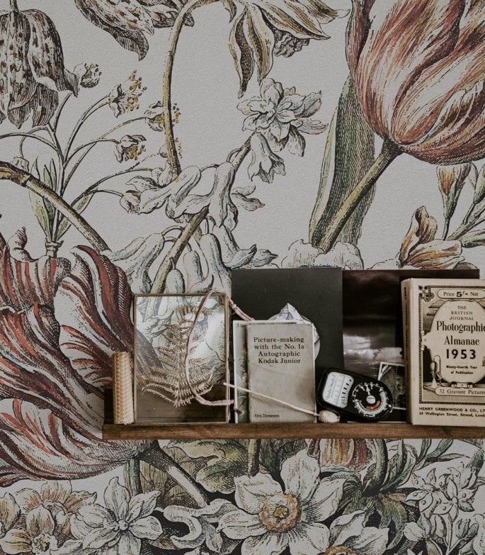 Tapeta flizelinowa z motywem roślinnym FLORAL POEM jasnobeżowy z zielonym - Image 4