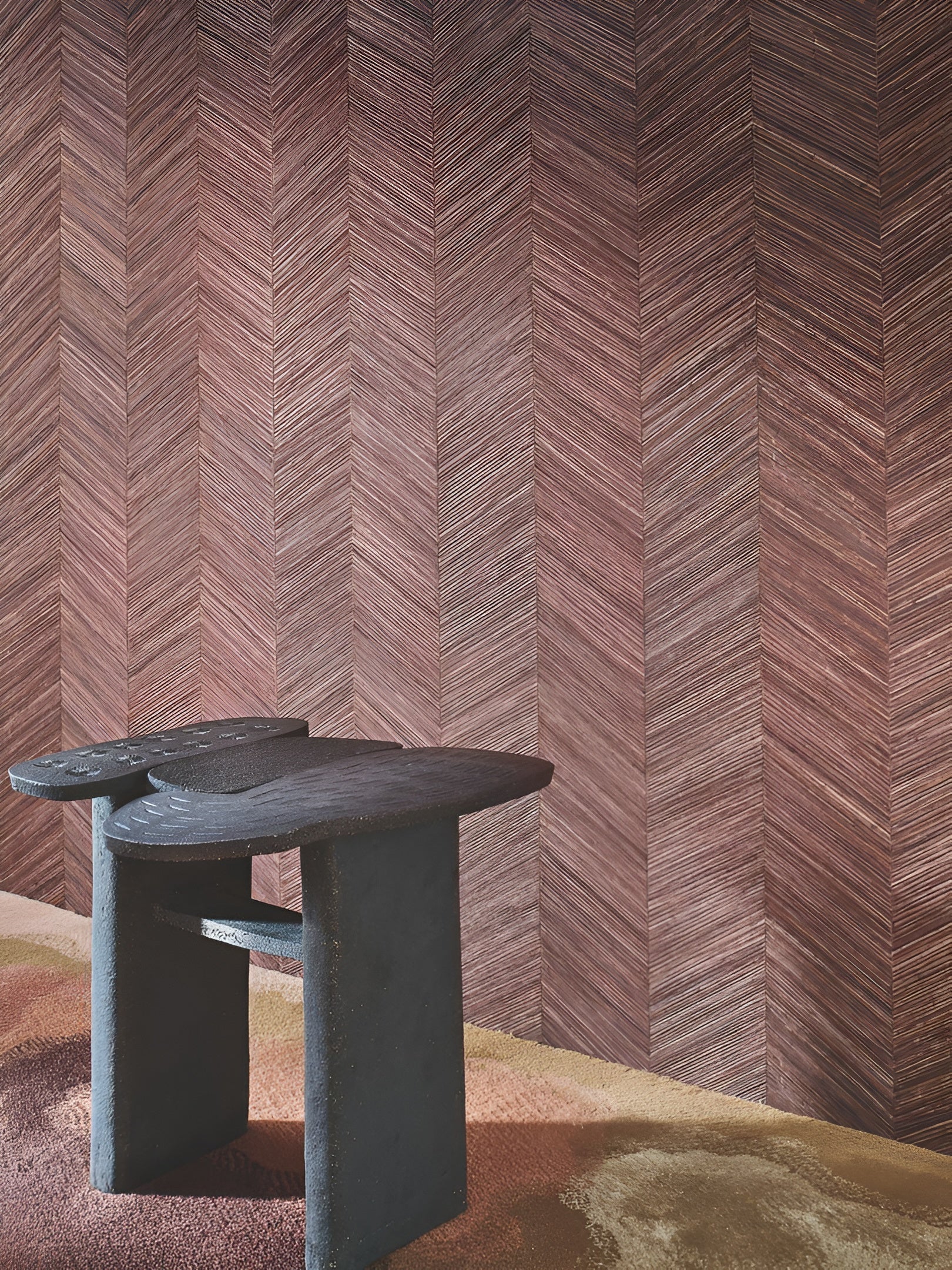 Tapeta strukturalna geometryczna imitująca drewno ze wzorem jodełki OCOTEA - CÈDRE ROUGE brunatny - Image 5