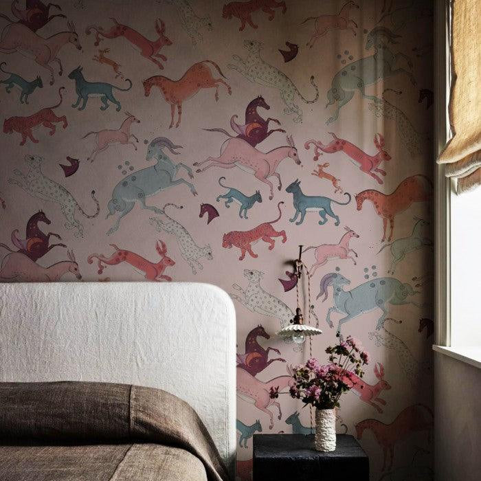 Tapeta flizelinowa z motywem zwierzęcym ORIENTAL ANIMALS jasnoróżowy