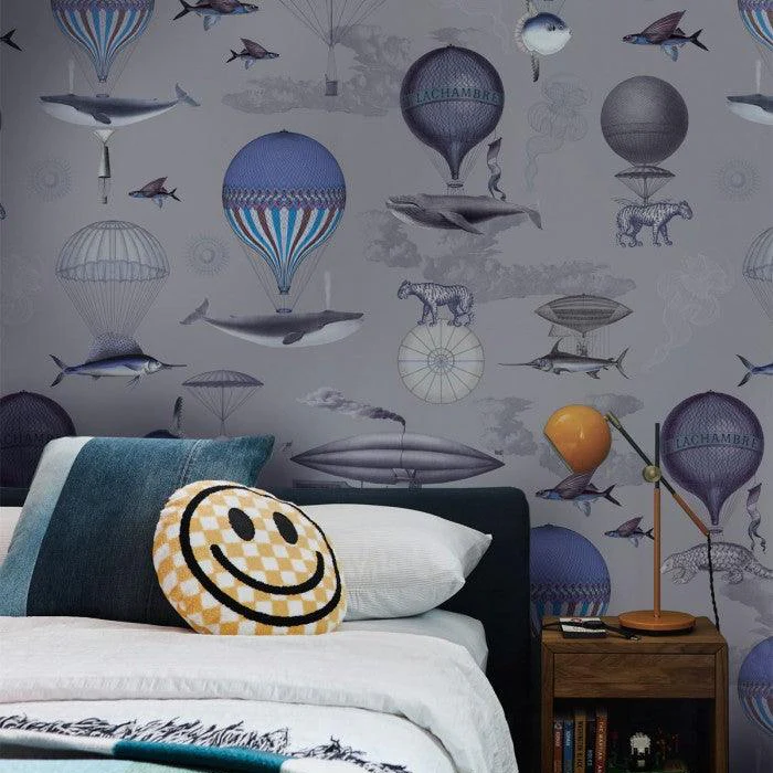 Tapeta flizelinowa dziecięca z motywem zwierzęcym VINTAGE BALLOONS purpurowy z niebieskim