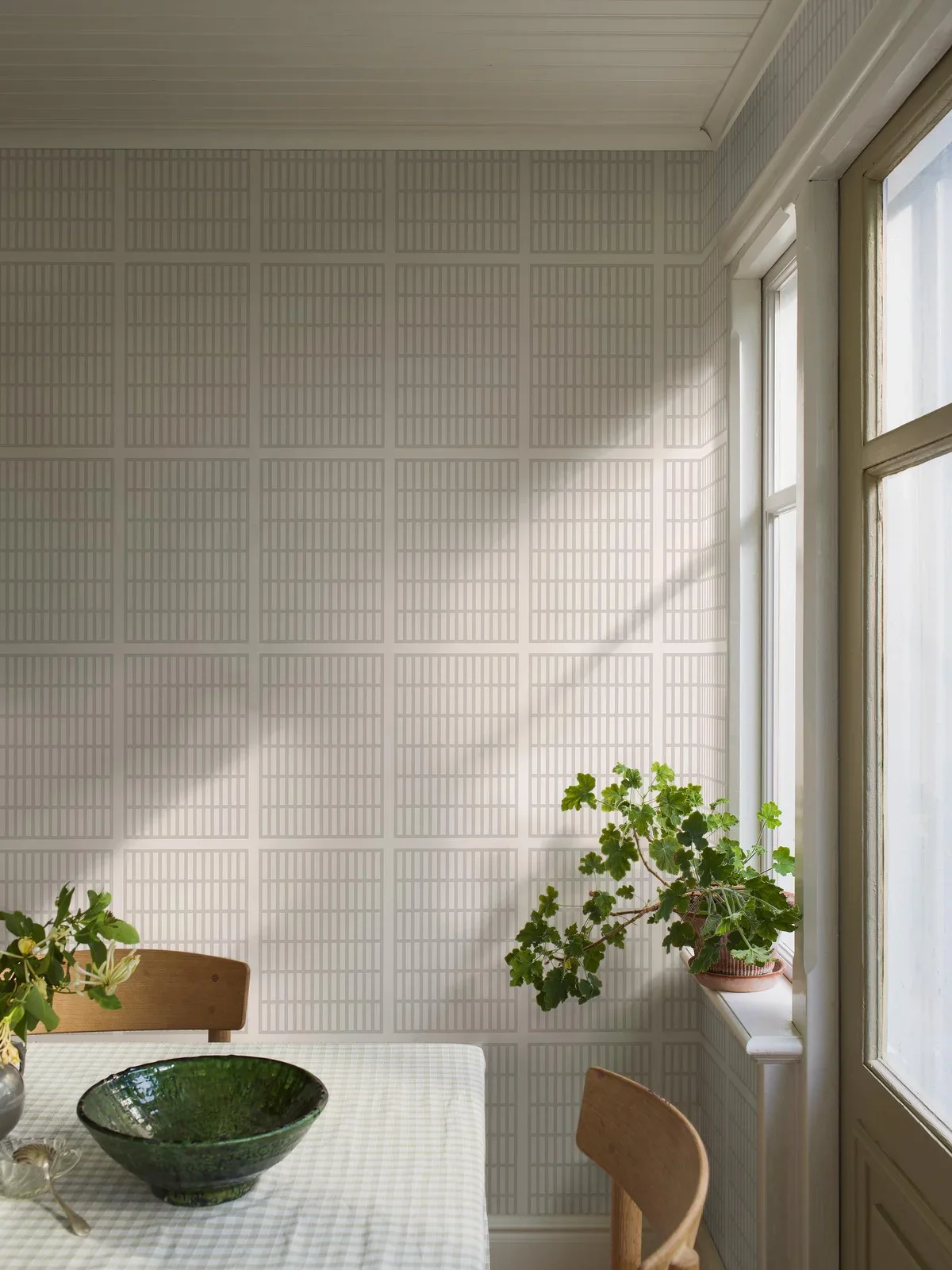 Tapeta z geometrycznym wzorem ALVAR AALTO 14/6 biały z szarym - Image 3