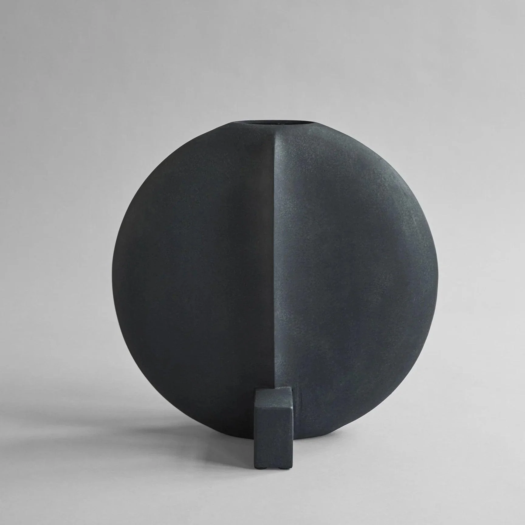 Wazon GUGGENHEIMA czarny - Image 4