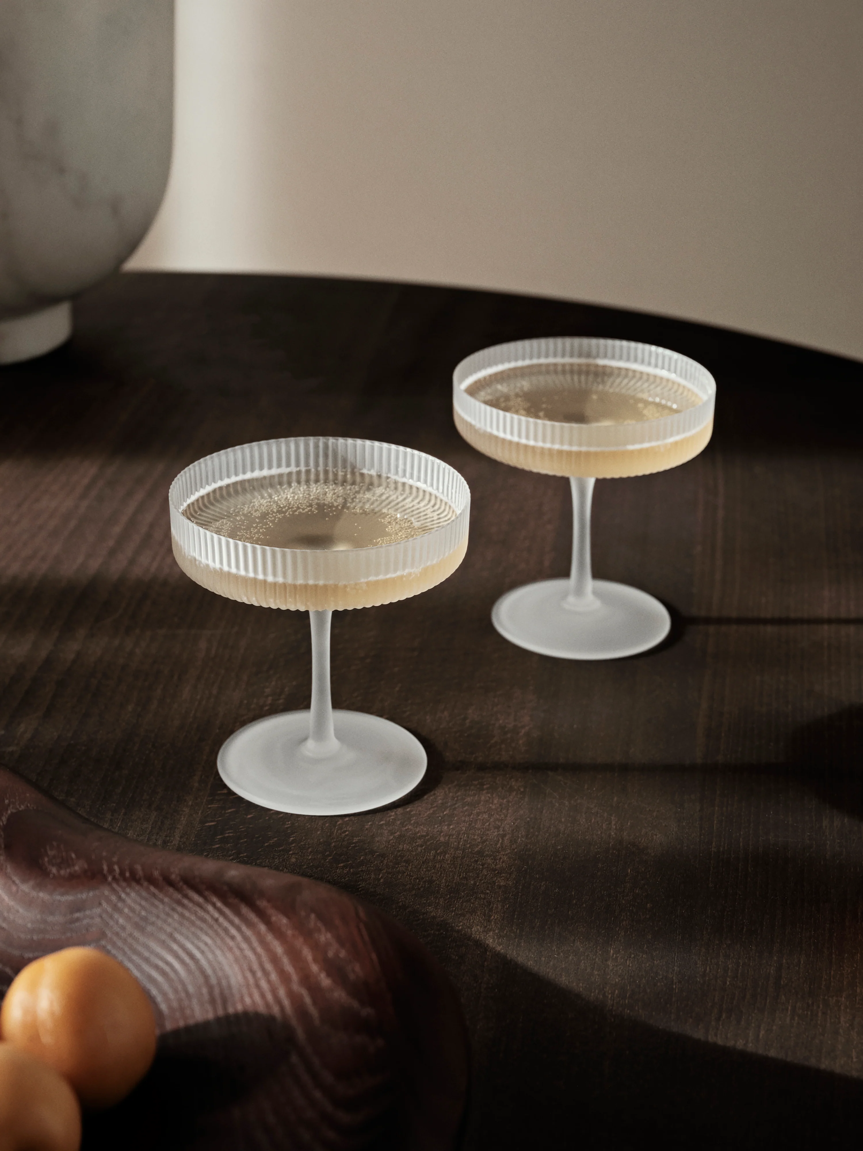 Zestaw kieliszków do szampana RIPPLE SAUCERS białe szkło - Image 3
