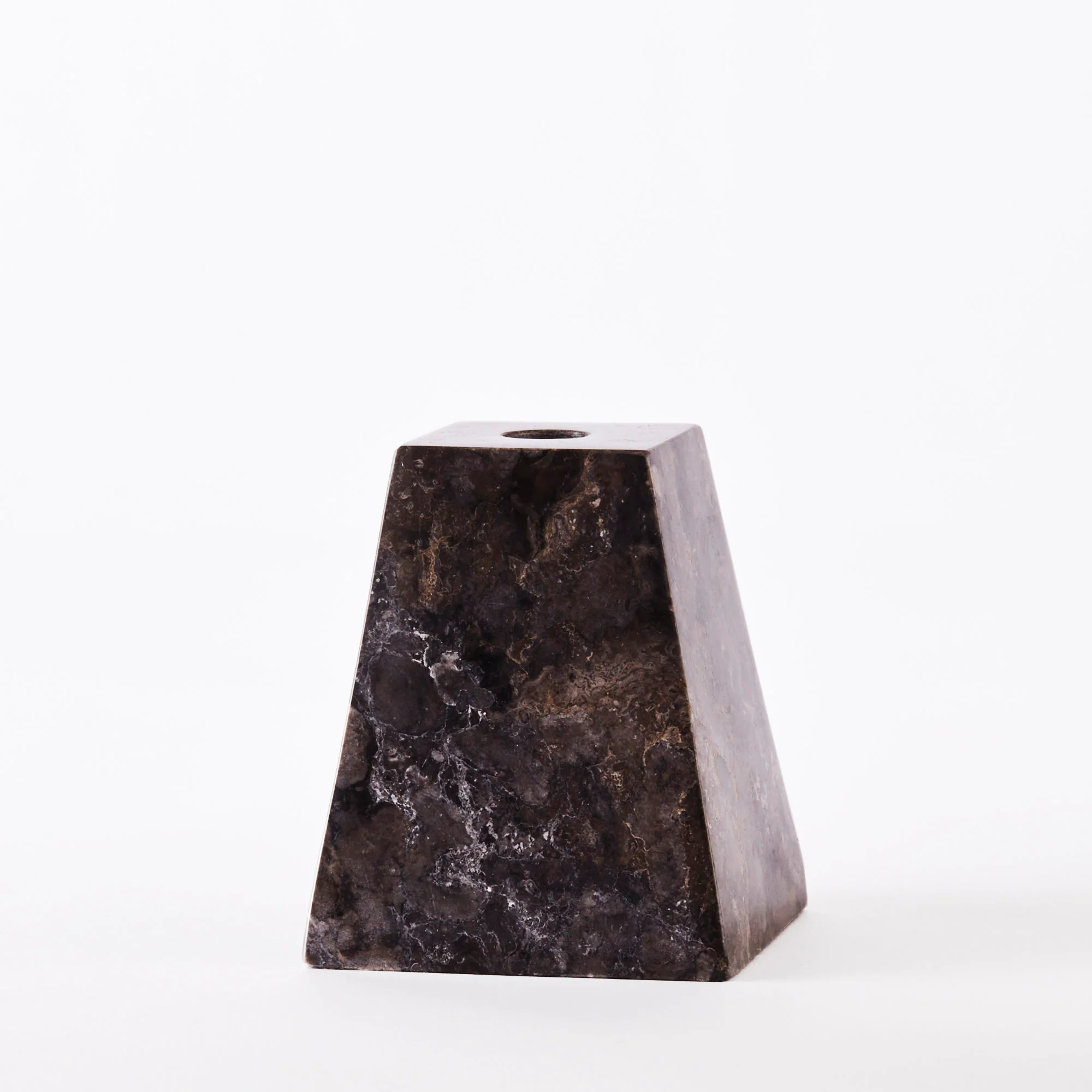 Zestaw świeczników PYRAMID szary marmur - Image 8